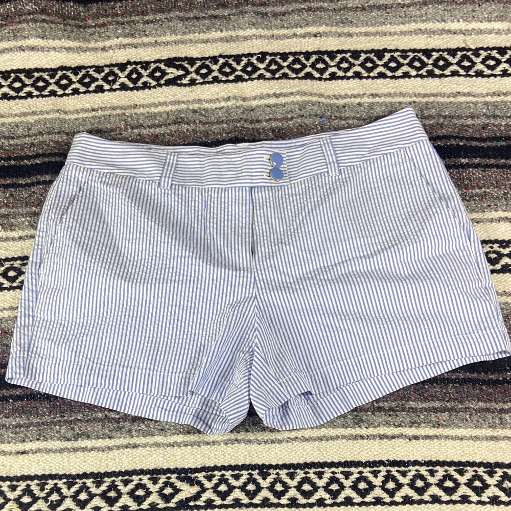 NWOT new Vineyard Vines Blue and White Striped seersucker Women's Shorts 10